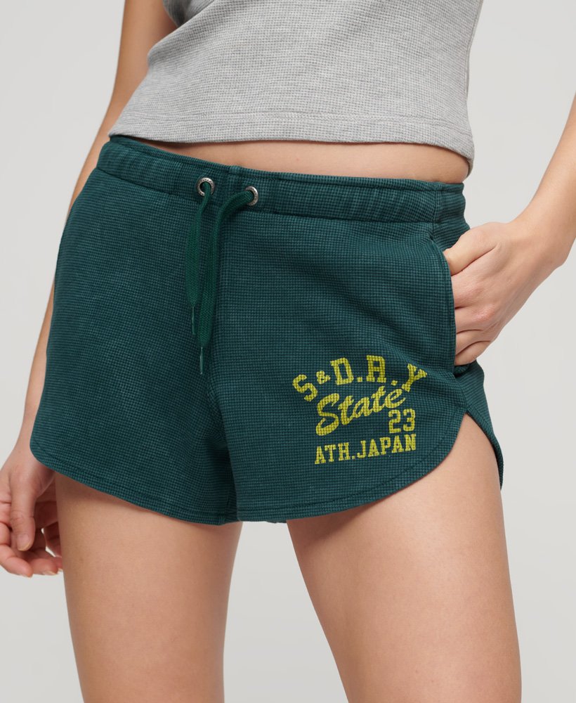 athletic essential waffle shorts in donker dennengroen