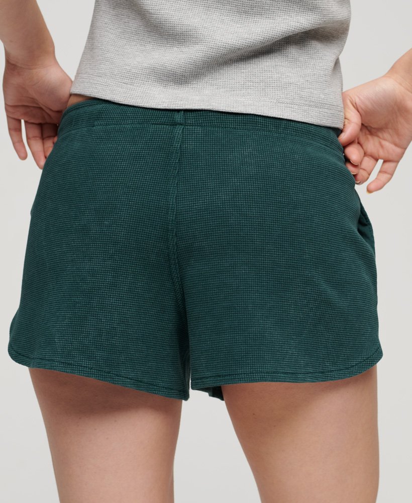 athletic essential waffle shorts in donker dennengroen