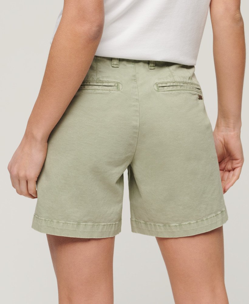klassieke chino shorts in stoffig mintgroen