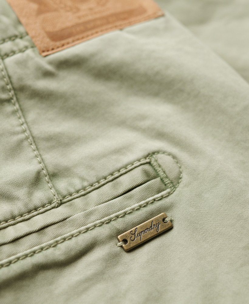 klassieke chino shorts in stoffig mintgroen