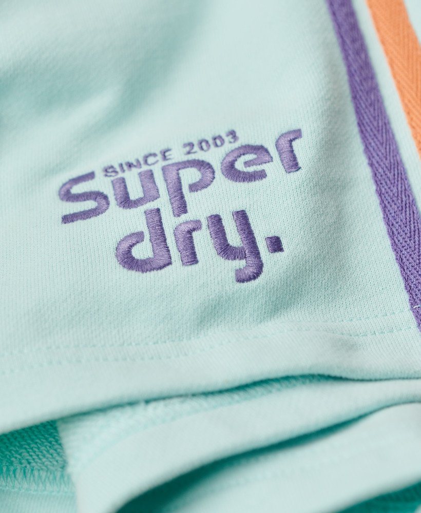 shorts met regenboogkleurige zijstreep en logo in grijsgroen.
