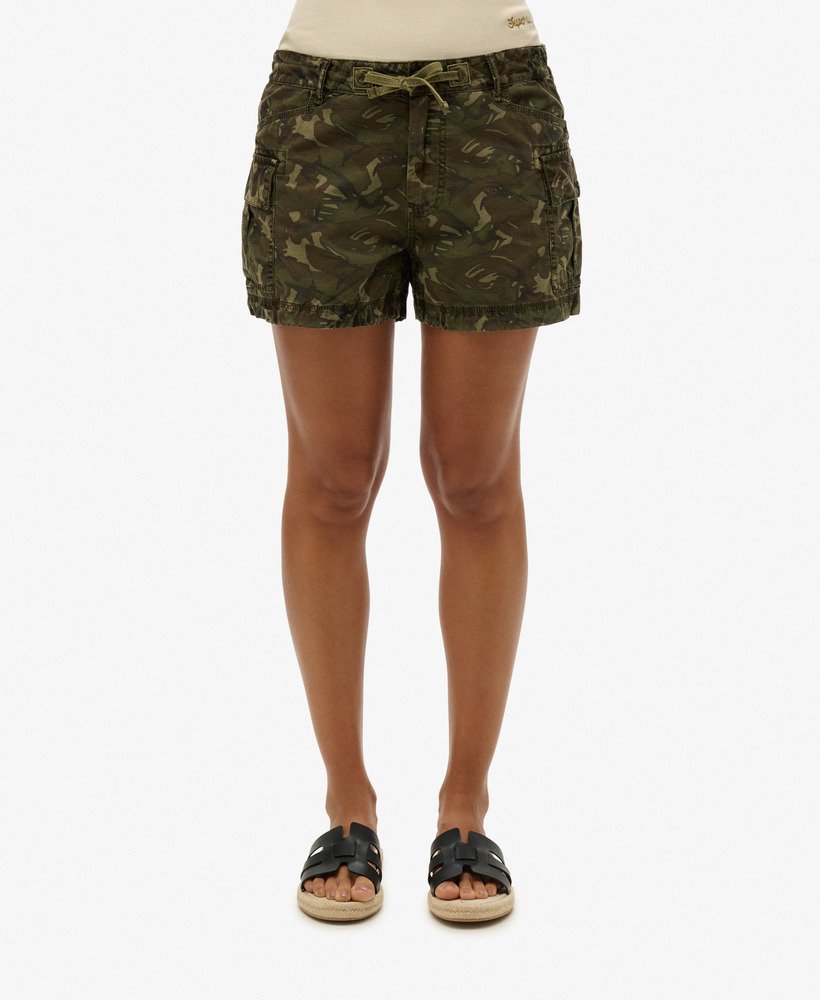 cargoshorts in outline camo