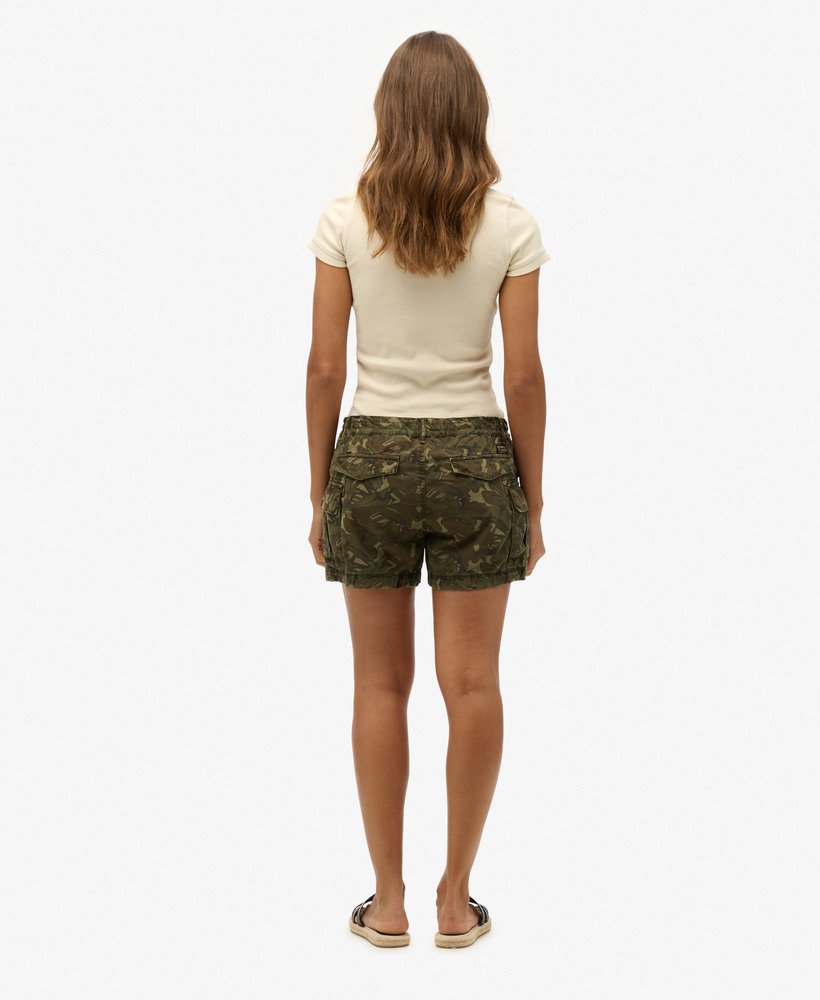 cargoshorts in outline camo