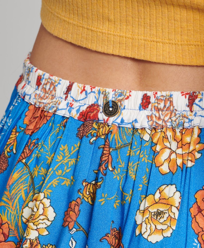 vintage minirok met versieringen in blauwe bloemenprint