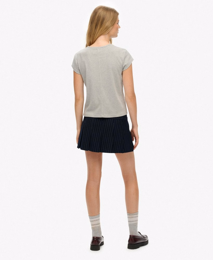 Minirok met krijtstreepjes en plooien