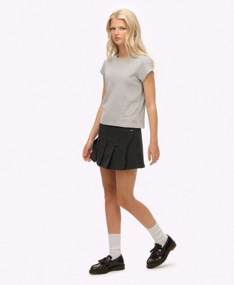 Minirok met krijtstreepjes en plooien