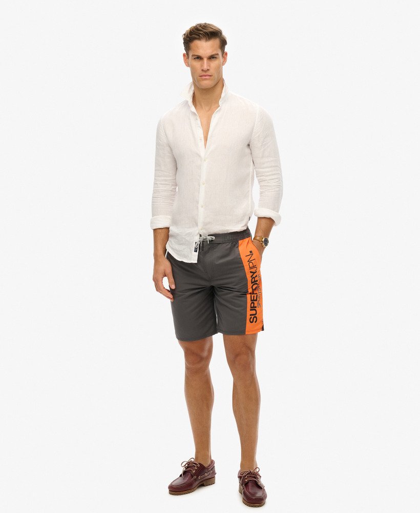 sportkleding logo boardshorts van 19 inch 48 cm van gerecycled materiaal in antraciet.