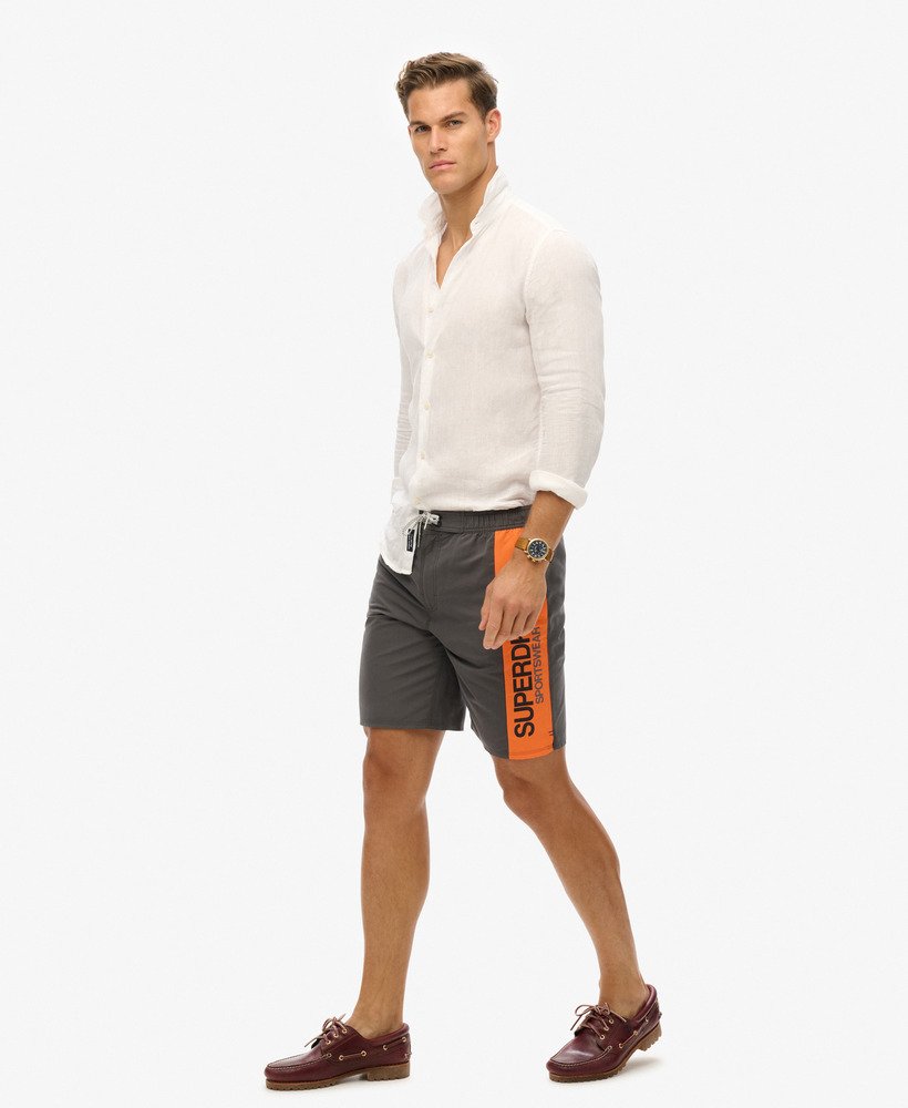 sportkleding logo boardshorts van 19 inch 48 cm van gerecycled materiaal in antraciet.