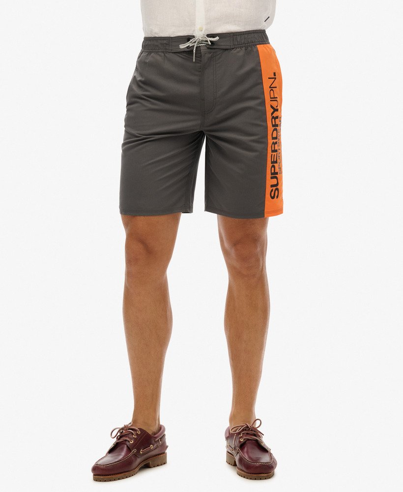 sportkleding logo boardshorts van 19 inch 48 cm van gerecycled materiaal in antraciet.