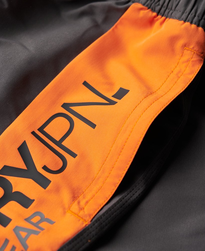 sportkleding logo boardshorts van 19 inch 48 cm van gerecycled materiaal in antraciet.