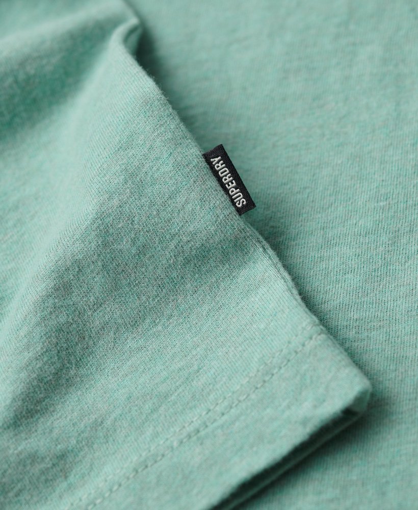 essential t-shirt met klein logo van biologisch katoen in de kleur sage marl.