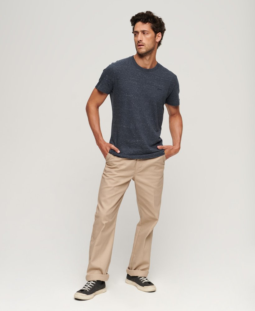 essential t-shirt met klein logo van biologisch katoen in creek navy heather.