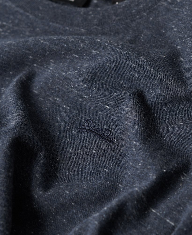 essential t-shirt met klein logo van biologisch katoen in creek navy heather.