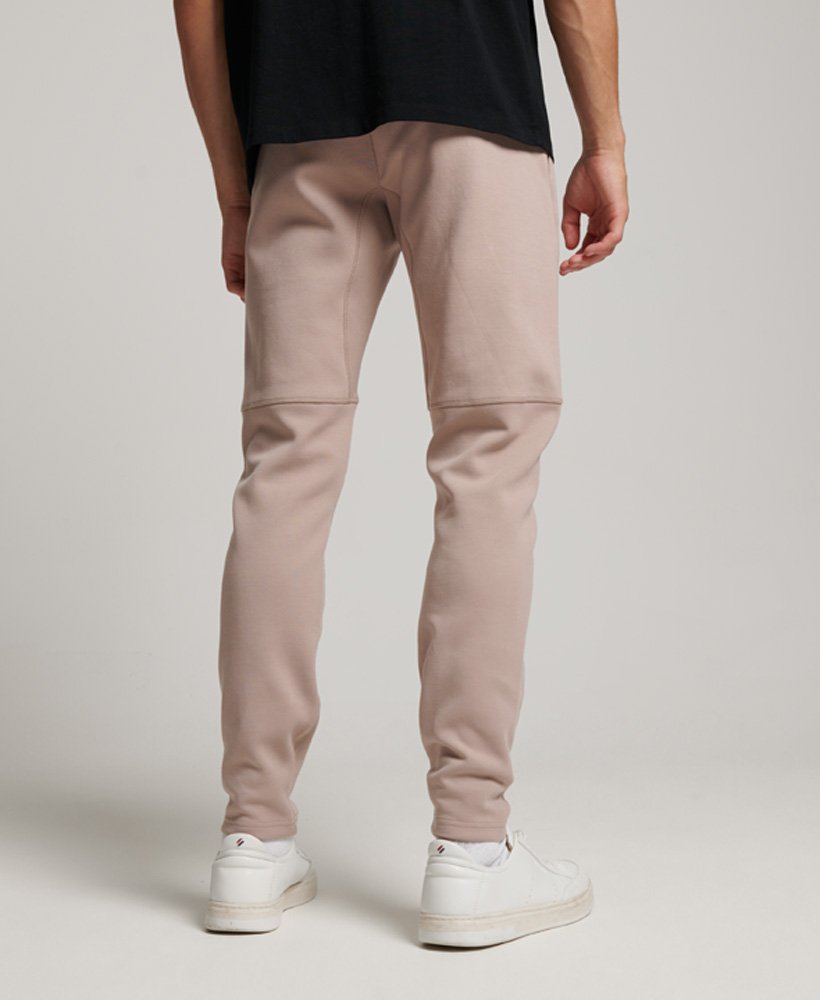tech joggers in warm grijs
