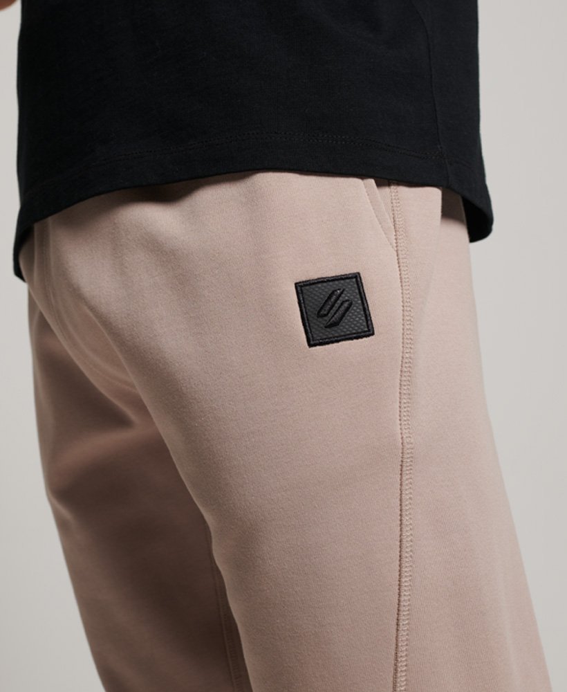 tech joggers in warm grijs