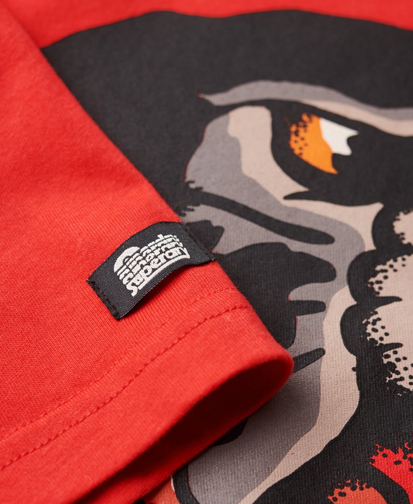 tattoo script print op de voorkant t-shirt in soda pop red