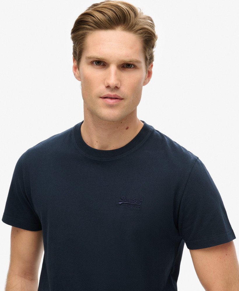 t-shirt met essential-logo van biologisch katoen in eclipse navy.