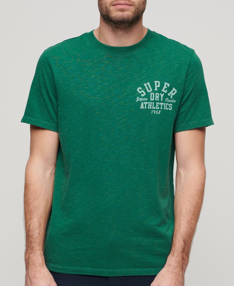 grafisch t-shirt van athletic college in donker bosgroen met structuurverf.
