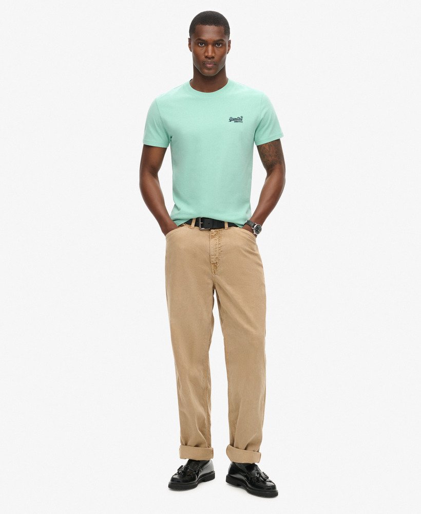 t-shirt met essential-logo van biologisch katoen in spearmint lichtgroen.
