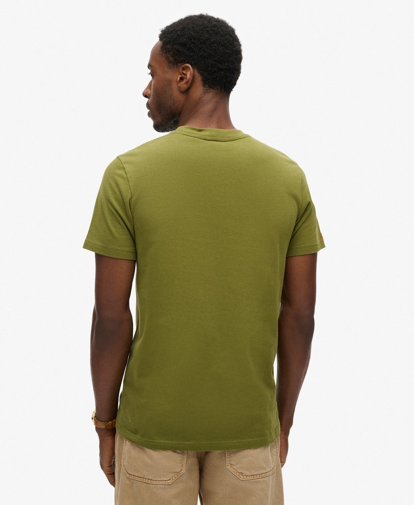 osaka 6 narrative t-shirt in kaki olijfgroen