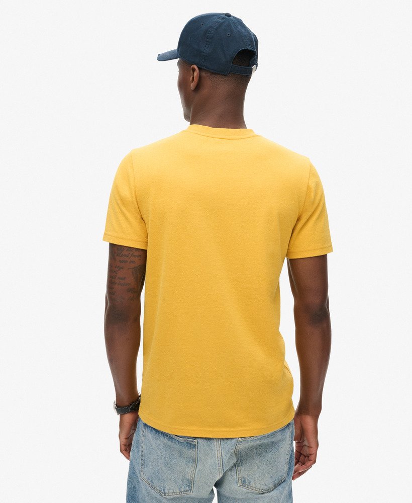 t-shirt met grafische print van great outdoors in mosterdgeel gemêleerd.