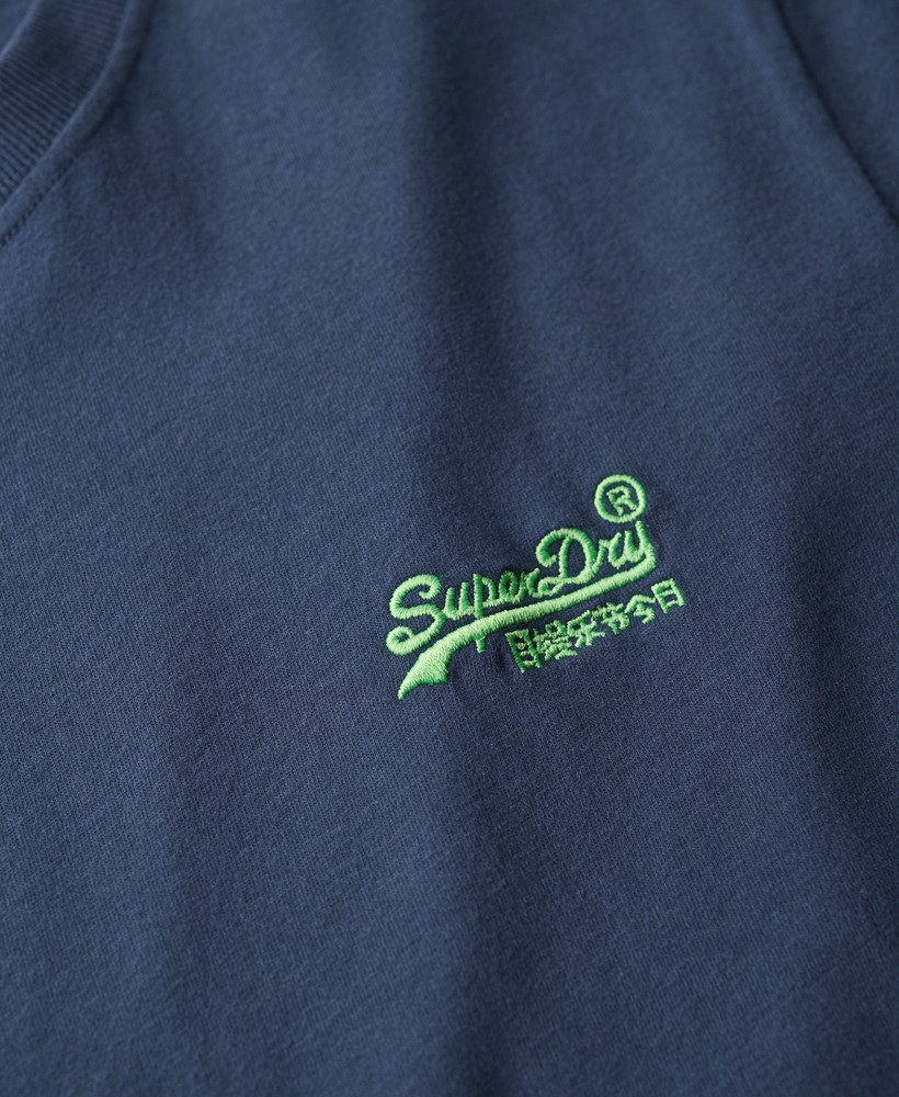 t-shirt met essential logo van biologisch katoen in lauren navyfluro lime.