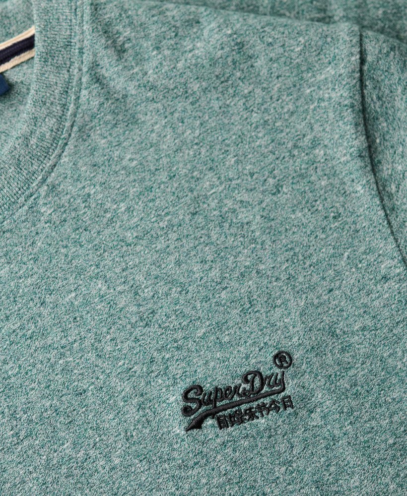 t-shirt met essential-logo van biologisch katoen in middengroene kleur.