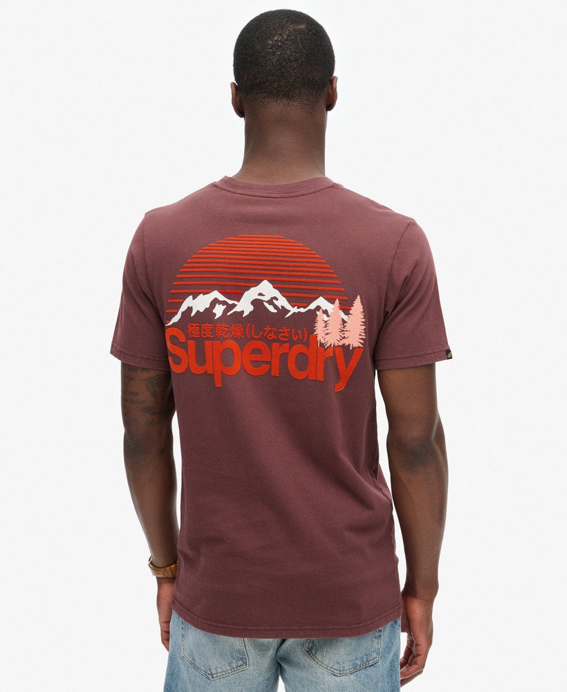 geweldig outdoor t-shirt met borstprint in rumrozijnenbruin.
