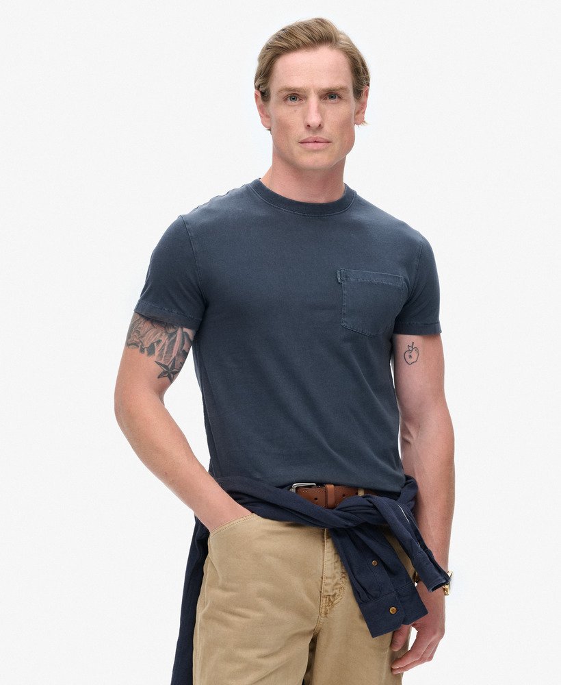 essential washed pocket t-shirt in washed eclipse navy