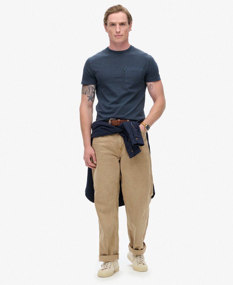 essential washed pocket t-shirt in washed eclipse navy