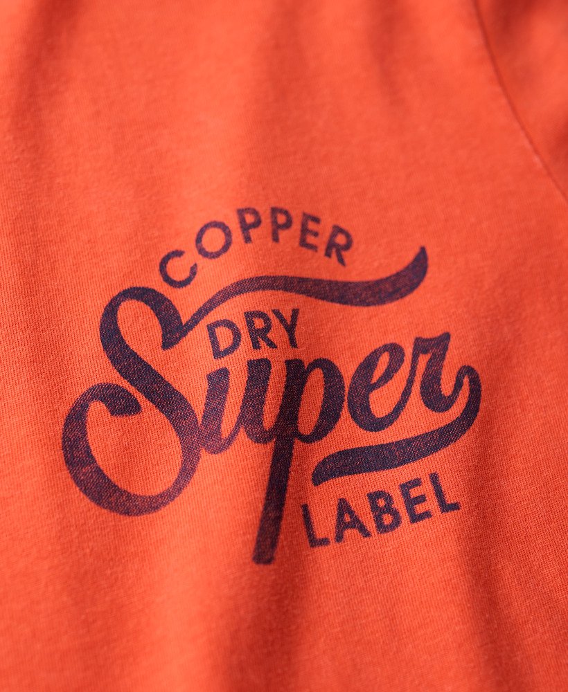 copper label t-shirt met borstprint in roestbruine kleur van denim co.