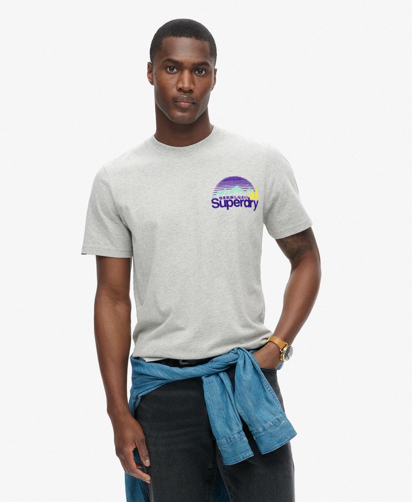 geweldig outdoor t-shirt met borstprint in puimsteenbeige gemêleerd.