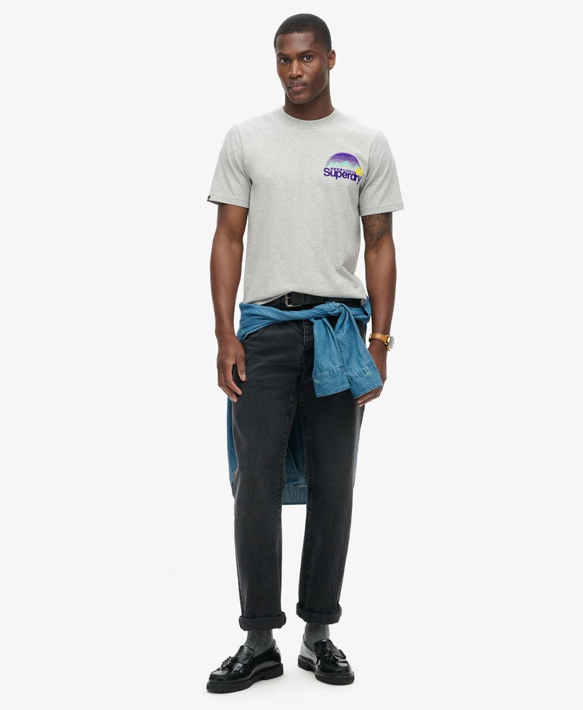 geweldig outdoor t-shirt met borstprint in puimsteenbeige gemêleerd.