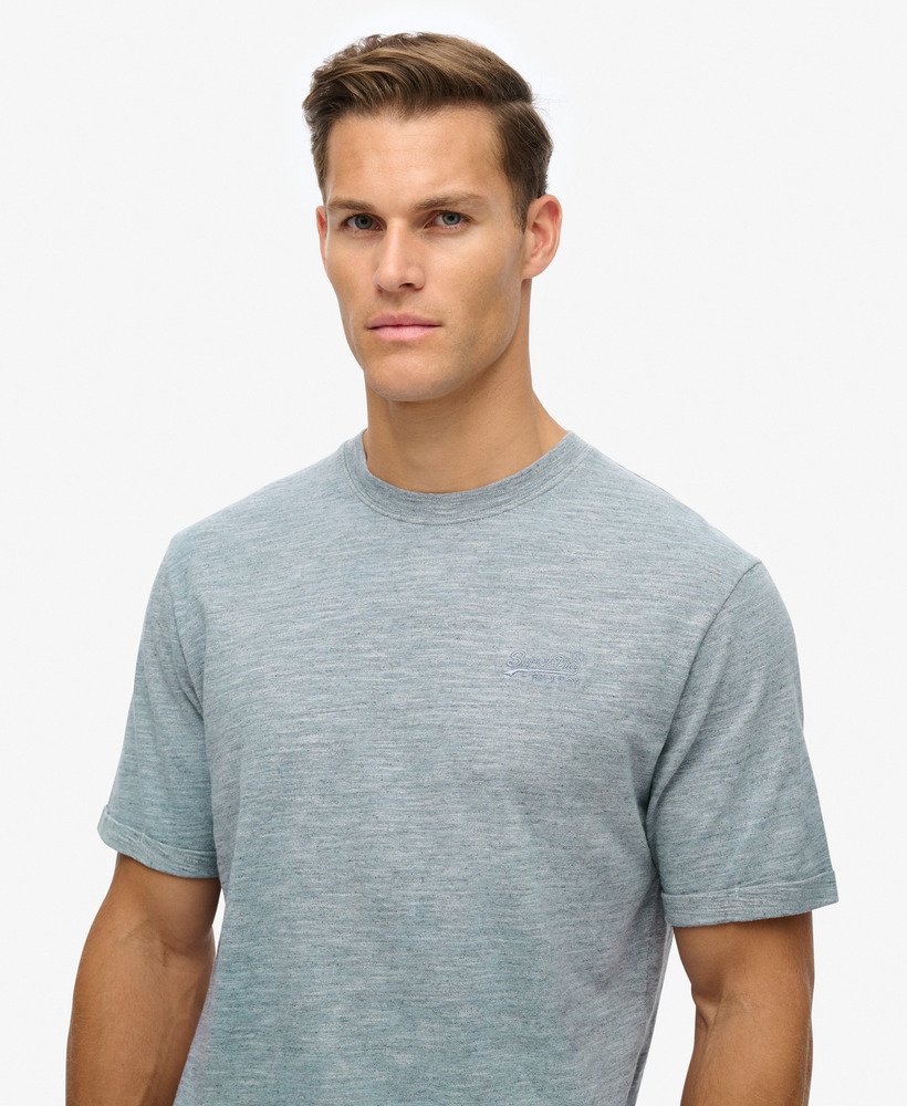 overgeverfd slub gemêleerd t-shirt in blauwe mist.