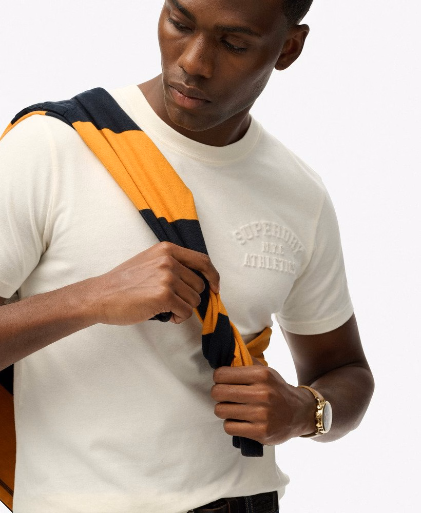 Sportief T-shirt met reliëf, comfortabele pasvorm