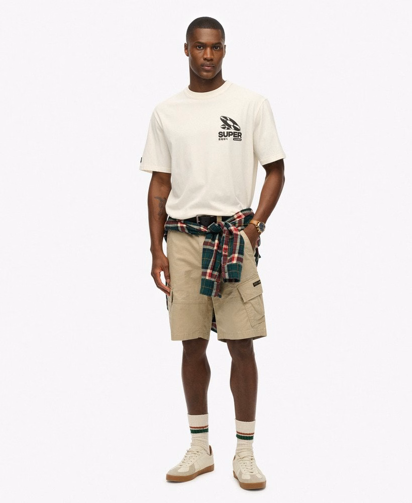 Oversized T-shirt van een platenlabel