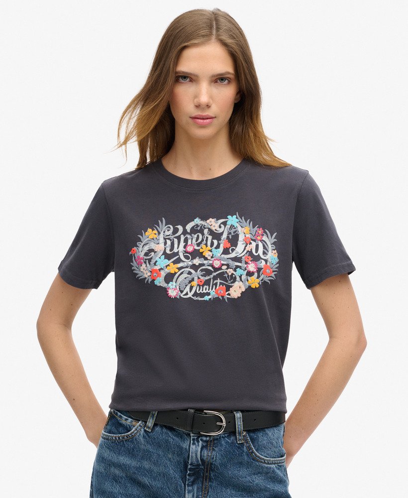 t-shirt met bloemenprint en opdruk in blackboard-stijl.