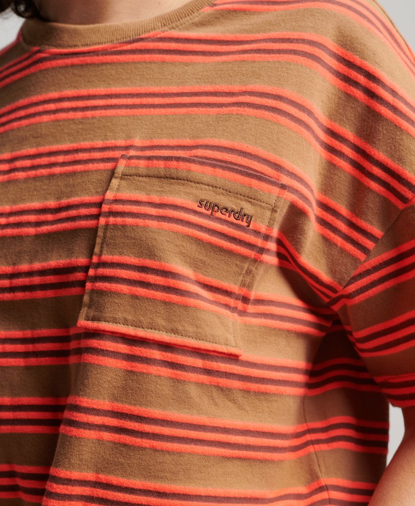 vintage boxy t-shirt van biologisch katoen met strik aan de voorkant in tabaksbruine strepen van denim co.