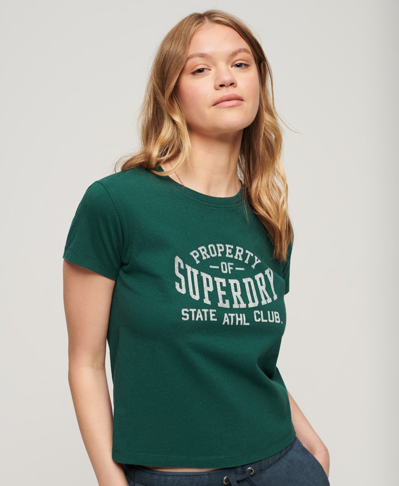 athletic essentials graphic 90s t-shirt in donker dennengroen