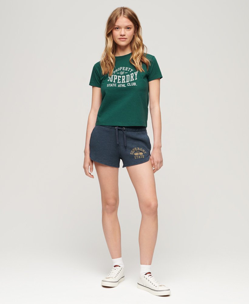 athletic essentials graphic 90s t-shirt in donker dennengroen