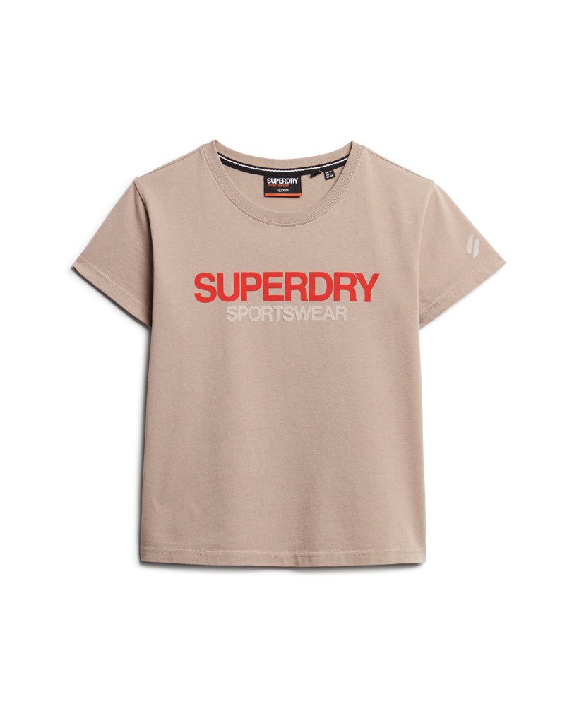 getailleerd t-shirt met sportlogo in diepbeige slubstof.