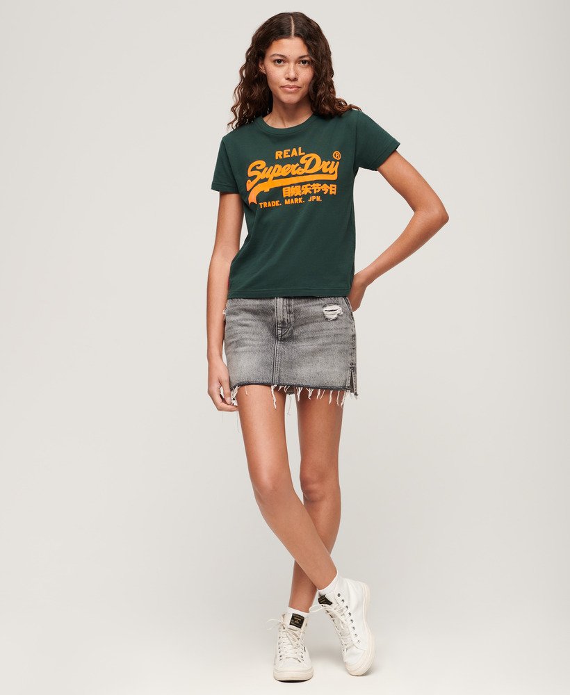 neonkleurig getailleerd t-shirt in emailgroen.