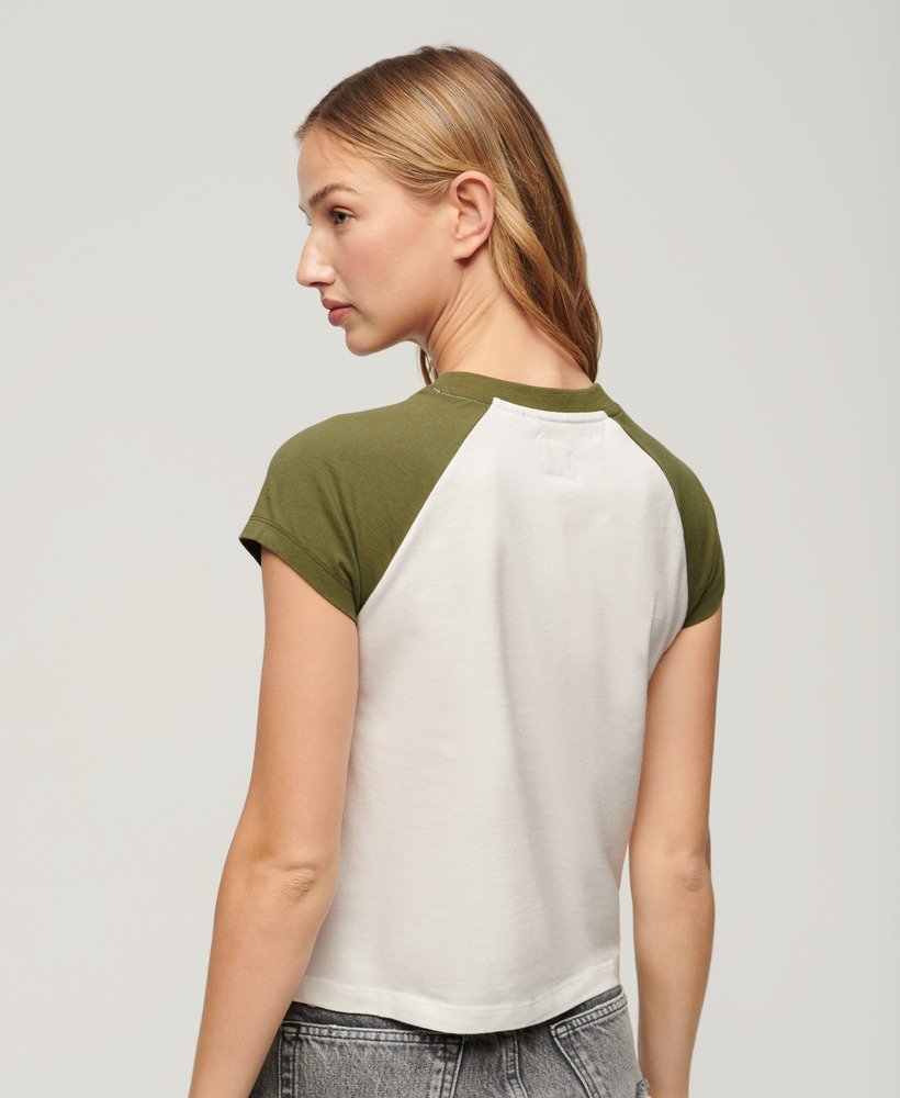 t-shirt met essential logo van biologisch katoen in olijfgroengebroken wit.
