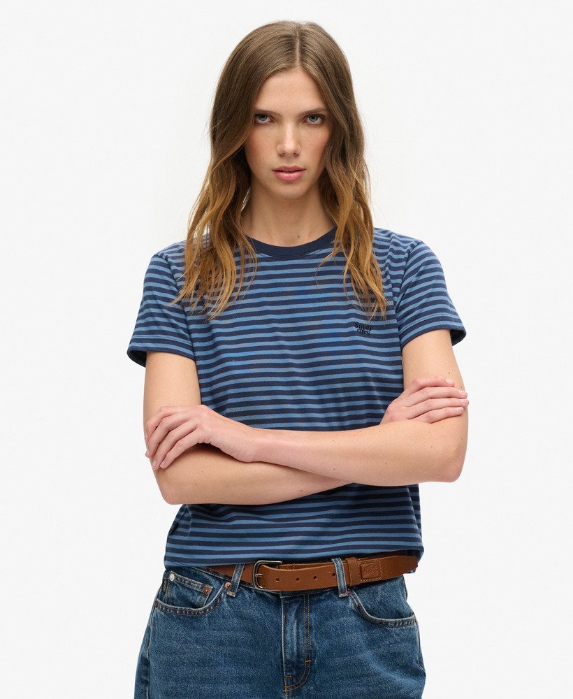 getailleerd t-shirt met essential logo-strepen in wedgewood bluerichest navy stripe