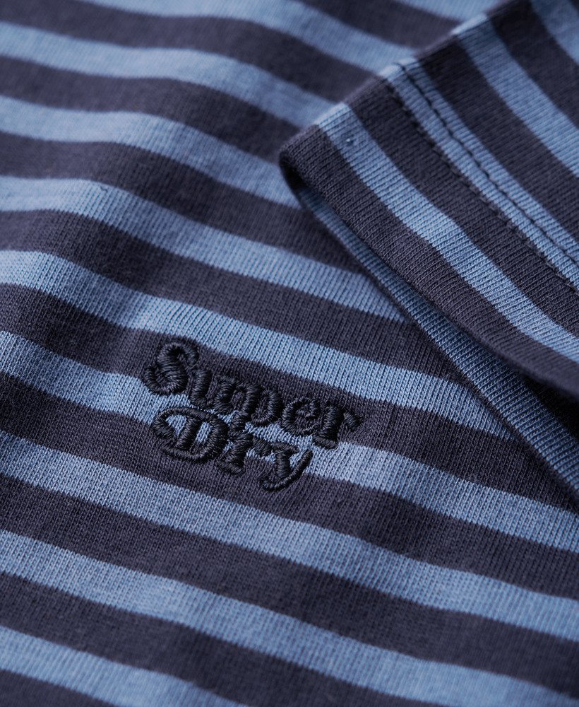 getailleerd t-shirt met essential logo-strepen in wedgewood bluerichest navy stripe
