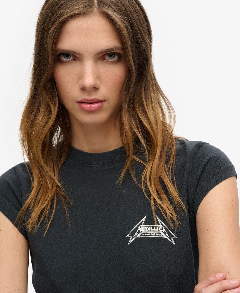 metallica x superdry t-shirt met korte mouwen in zwart met een middelhoge rug.