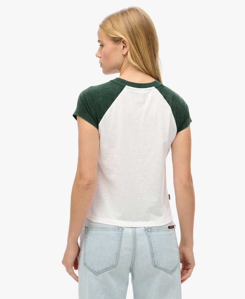 t-shirt met essential logo raglan van biologisch katoen in emailgroengebroken wit.