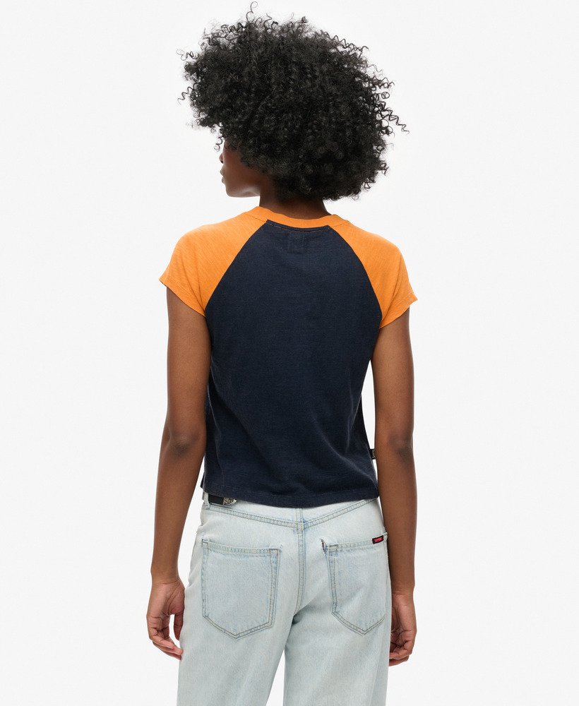 t-shirt met essential logo raglan van biologisch katoen in track goldrich navy