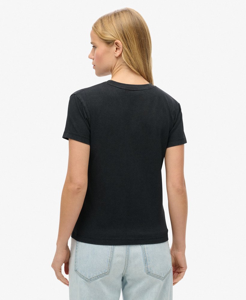 sport luxe graphic fitted t-shirt in zwart