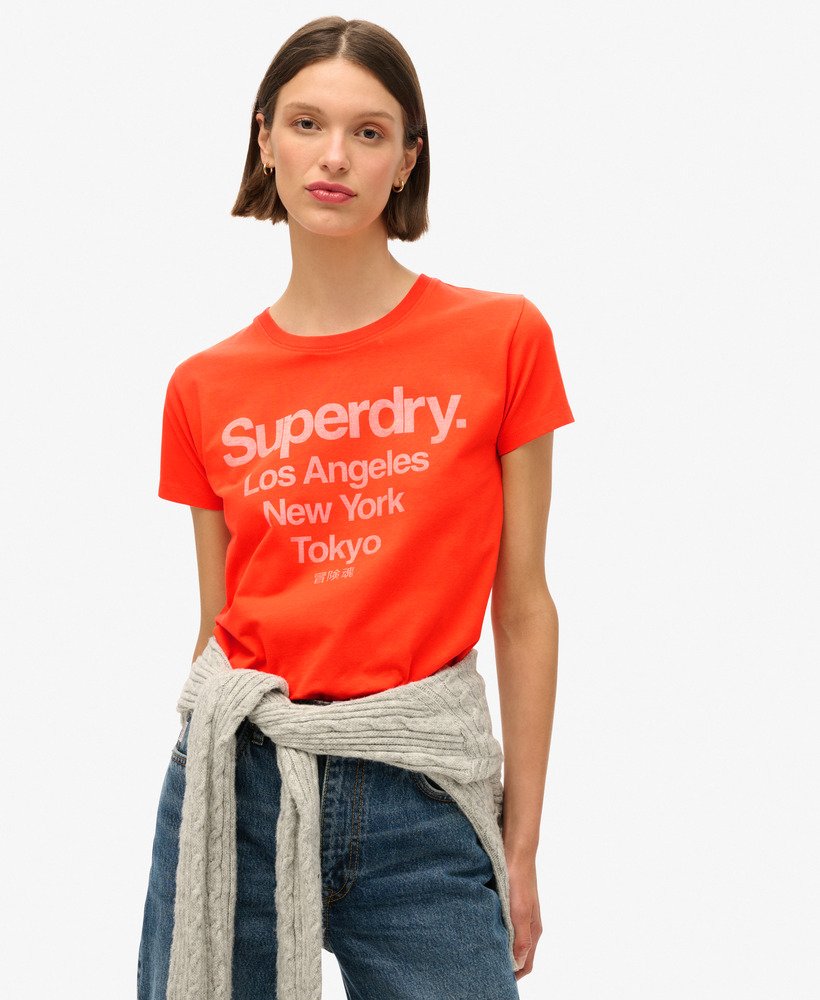 core logo city fitted t-shirt in volcanic coral
